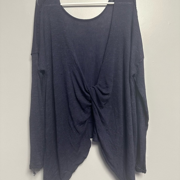Blue Asymmetrical Oversized Blouse with open back - Picture 4 of 5